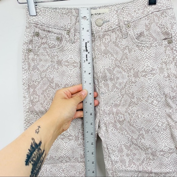 Aritzia Denim Forum The Lola High Rise Skinny Crop Pants Snake 25 - Picture 6 of 7